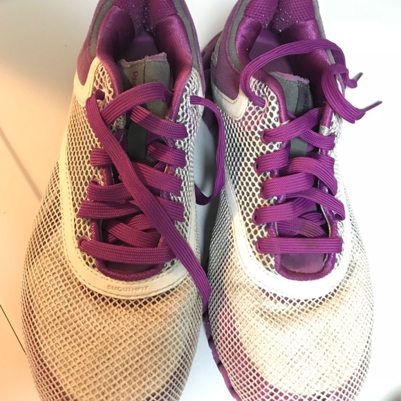 Reebok - Picture 3 of 4